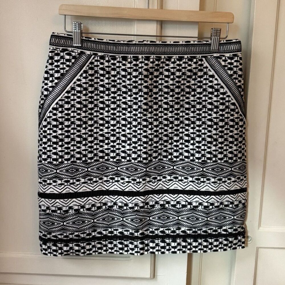 White House Black Market Black & White Geometric Pencil Mini Skirt - Size 8